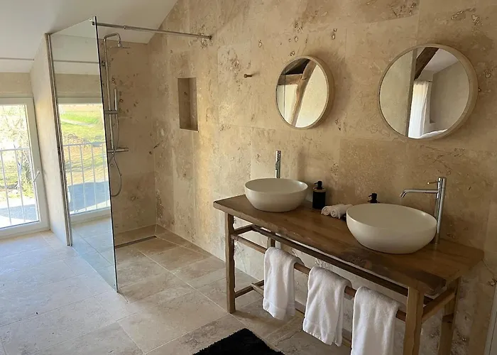 A Majeste 10 Personnes A Barcugnan, Gers